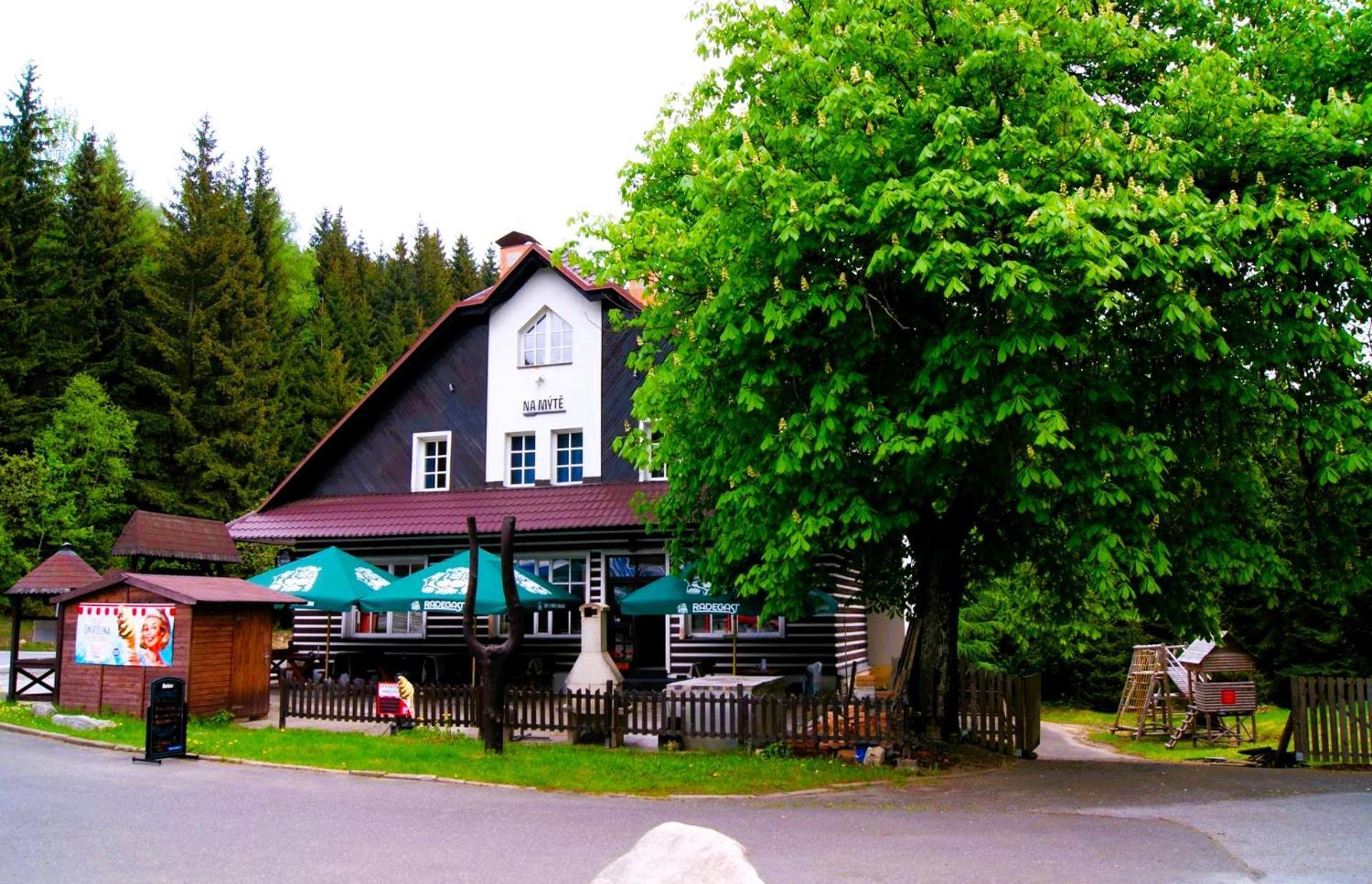 Hotylek Na Myte Hotell Harrachov Eksteriør bilde